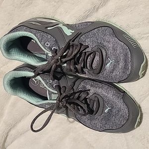 Puma Soft Foam iocell 1.0 Gray and Mint athletic shoes